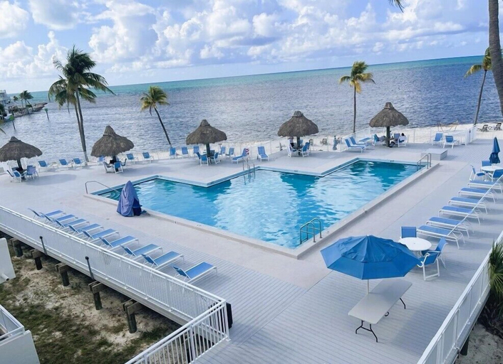 Pool 4, Caloosa Cove Resort by CoolVacay, Monroe