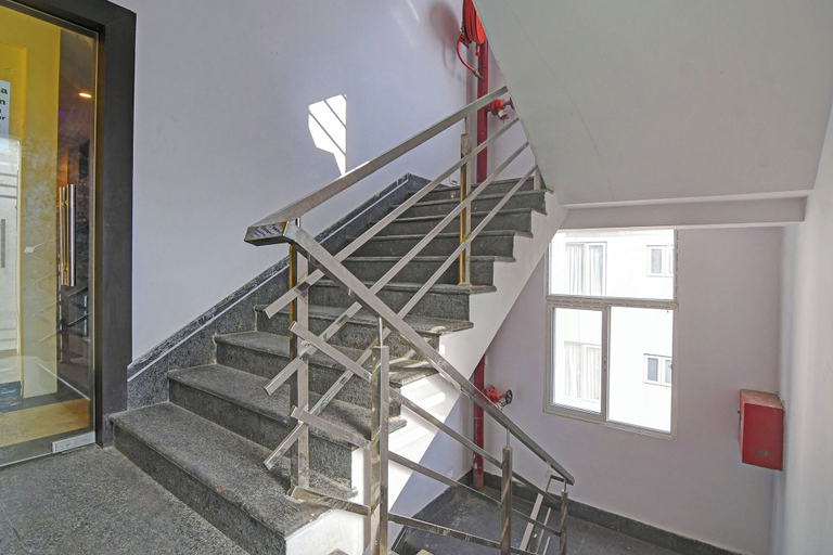 Staircase 3, Fabhotel Disa, Kolkata