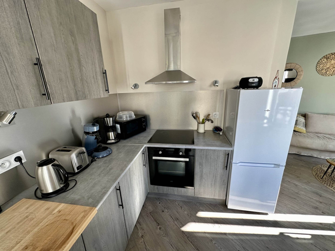 Private kitchen 3, Au Coeur du Mont Dore : 6 Personnes, Puy-de-Dôme