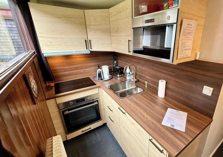 Private kitchen 3, Tranquil Flat for 5 in Murat-le-quaire, Puy-de-Dôme