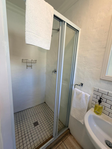 Bathroom 2, Bed In Bethlehem, Thabo Mofutsanyane