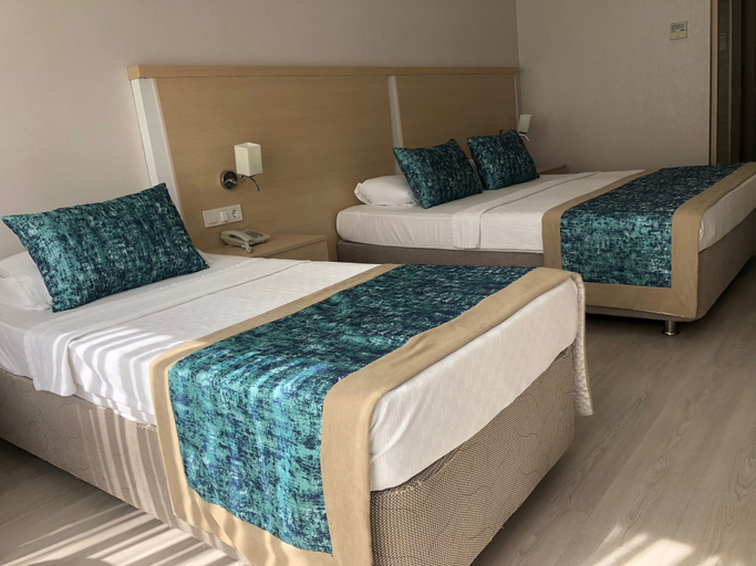 Bedroom 3, Pirates Park Resort -All Inclusive, Kemer