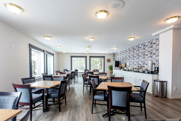 Food & Drinks 5, Travelodge by Wyndham Rigaud, Vaudreuil-Soulanges