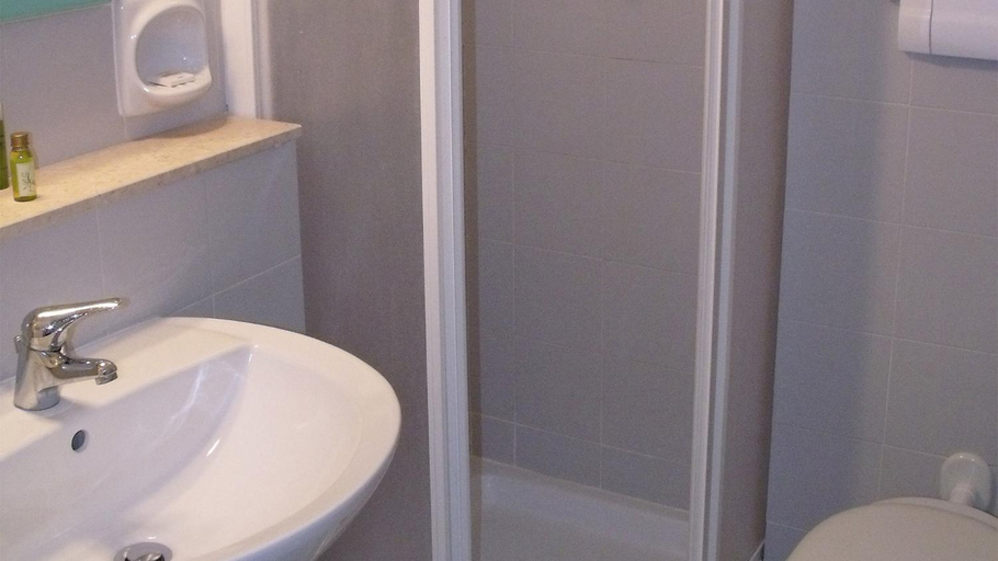 Bathroom, Hotel degli Ulivi, Foggia