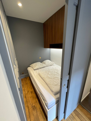 Room 4, 2-bedroom Apartment in Mont-dore, Puy-de-Dôme