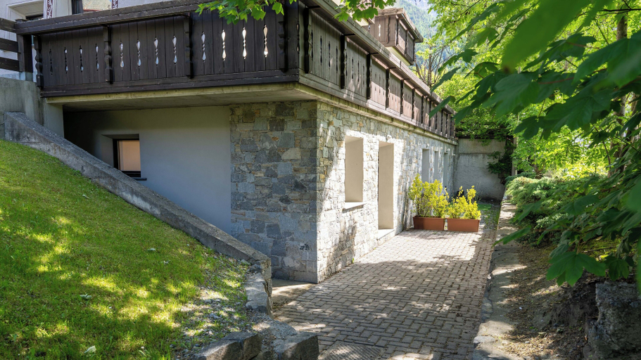 Exterior & Views 5, Milano 27, Sondrio