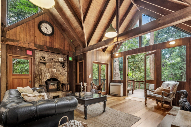Living room 5, Rustic 3-bed Retreat in Springbrook, Gold Coast