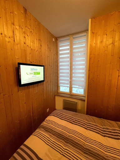 Room 5, La Feessence Boisee - 2/4 Pers, Puy-de-Dôme