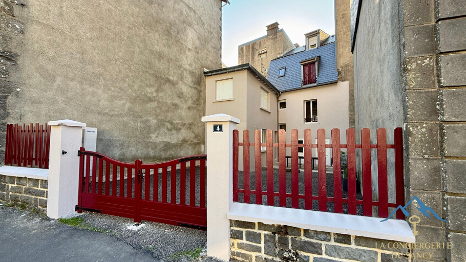 Exterior 5, Lush Sanctuary Near Forest, Puy-de-Dôme