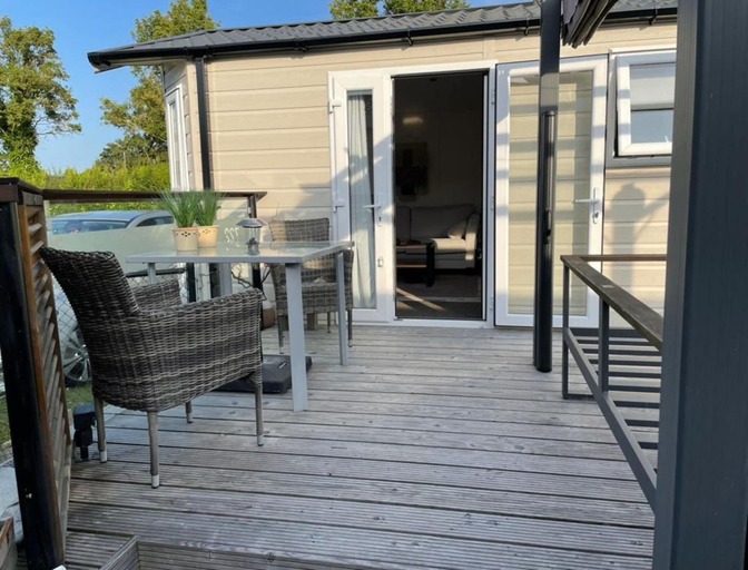 Balcony, Modern Stay Near Oosterschelde Beach, Noord-Beveland