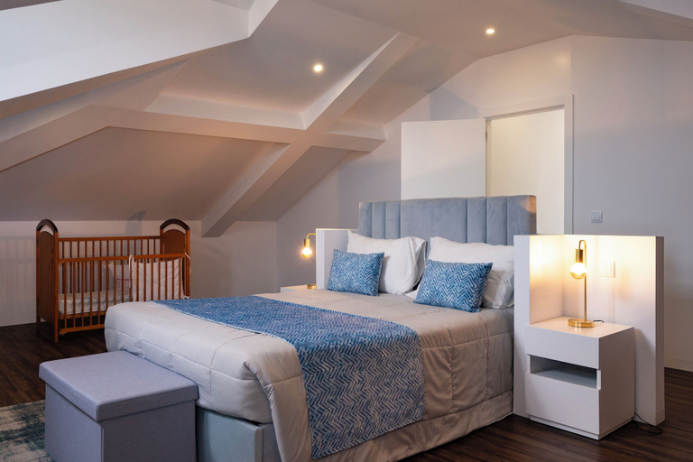 Room 2, Snuggly Corner by Trip2Portugal, Figueira da Foz