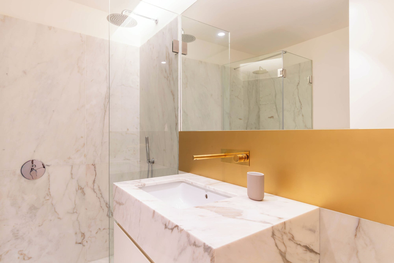 Bathroom 4, Entreparedes House, Porto