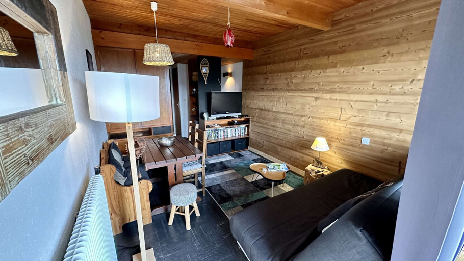 Living room 4, Tranquil Flat for 5 in Murat-le-quaire, Puy-de-Dôme
