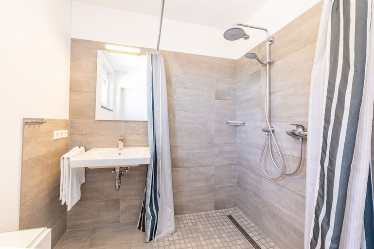 Bathroom, Ferienresidenz Hinterzarten FEWO H5, Breisgau-Hochschwarzwald