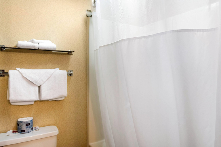 Bathroom 3, Quality Inn at Bangor Mall, Penobscot