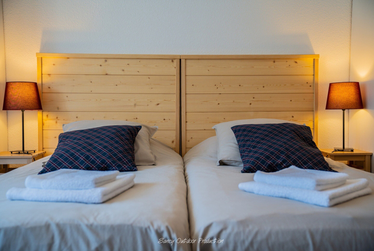 Room 5, Estate With Panoramic Sancy Views, Puy-de-Dôme