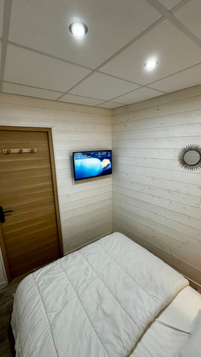 Room 2, Family Apartment in La Bourboule, Puy-de-Dôme