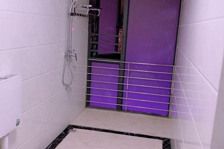 Bathroom 3, Free Space Youth Hostel, Zhanjiang