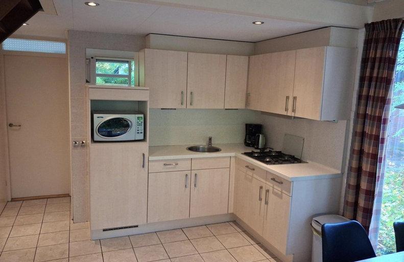 Private kitchen, Bright 5P Bungalow in Limburg, Simpelveld