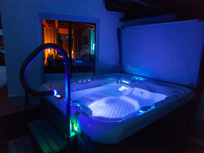 Spa 5, Chalet Leutasch with Ski Trail  Mountain Views, Innsbruck Land