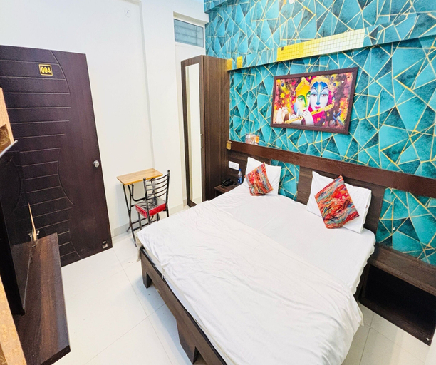 Room 4, Townhouse Ganpati Mandir Khajrana, Indore