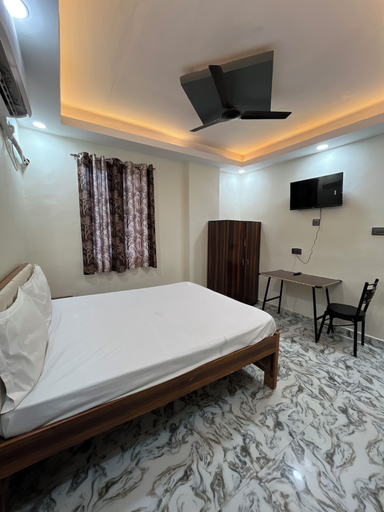 Room 4, AV Grand Hotel, Kanpur Nagar