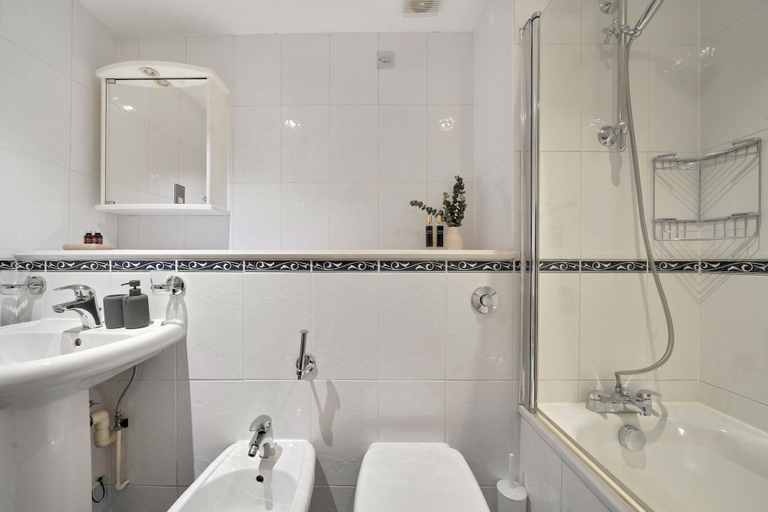 Bathroom 2, Hertford Flat 6, London
