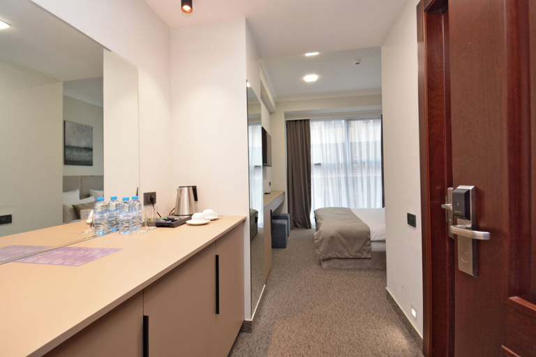 Room 2, BM Avenue Hotel, Yerevan