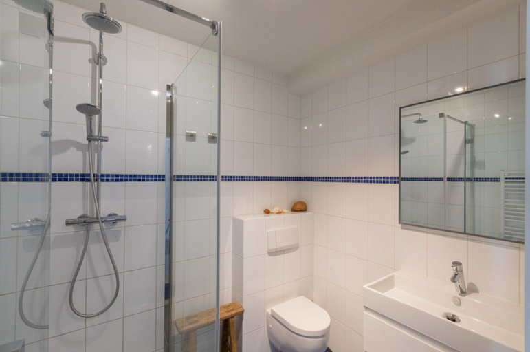 Bathroom 5, Attractive Apartment near Center & Beach, Veere