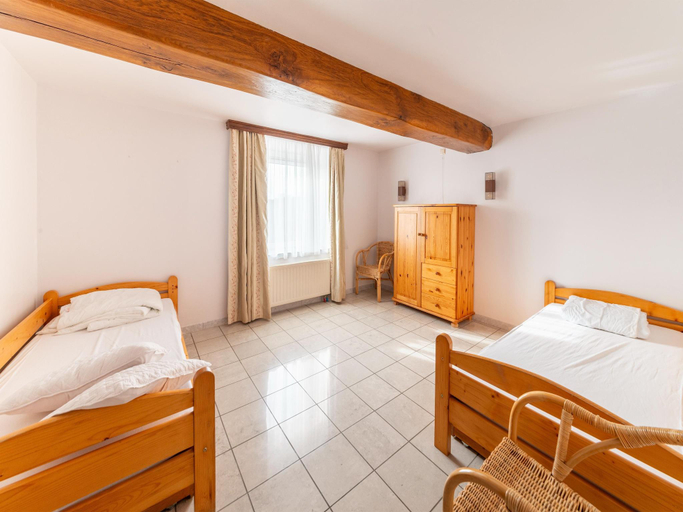 Bedroom 3, Villa Les Charmes - Premium villa with pool for 20 guests, Liège