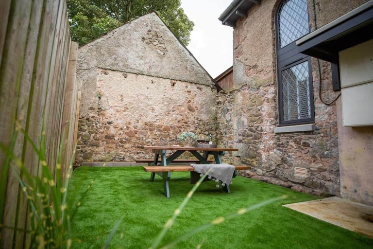 Outdoor dining 4, Stunning 3 Bed Converted Village Hall Near Kelso, Scottish Borders