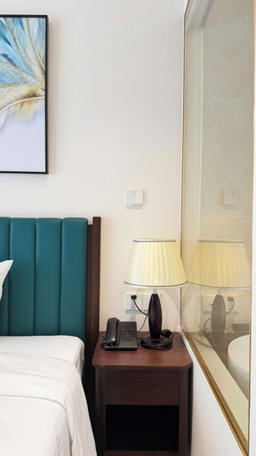 Room 2, L'Signature Tho Thap Hotel, Cầu Giấy