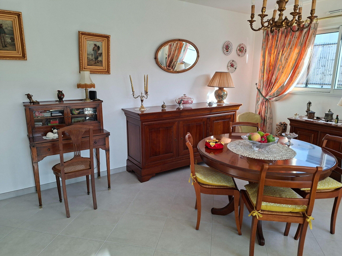 Dining 2, Ground Floor Holiday Home in Plestin des Greves, Côtes-d'Armor