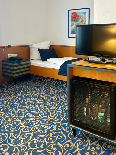 Bedroom 5, Hotel Am Kurpark Bad Salzelmen, Salzlandkreis