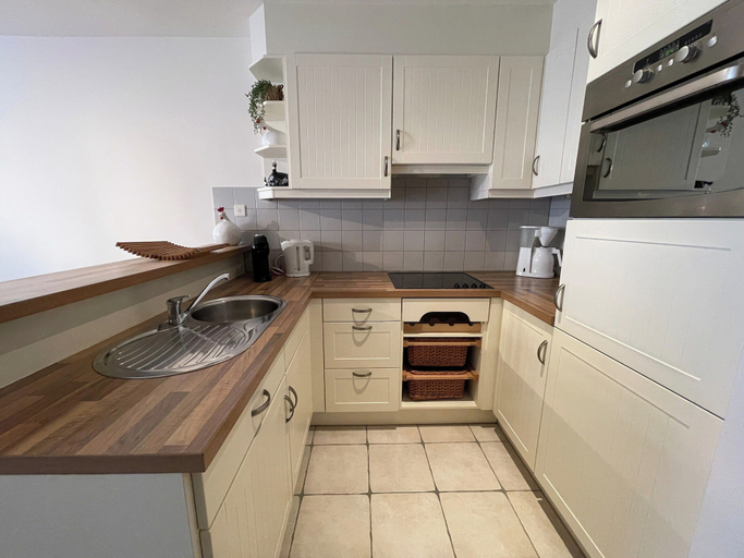 Private kitchen 2, Apartment in Nieuwpoort With Balcony, West-Vlaanderen