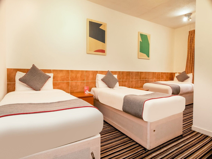 Room 2, Superior Triple Room, Cardiff