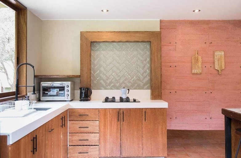Room 5, w Serene 2BR Riverside Villa w Nature Views, Calca