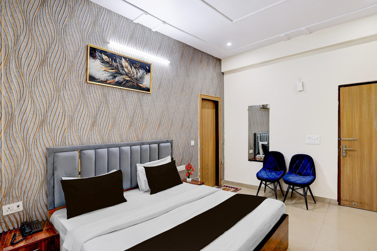 Room 5, Super Townhouse Noida Sector 70, Gautam Buddha Nagar