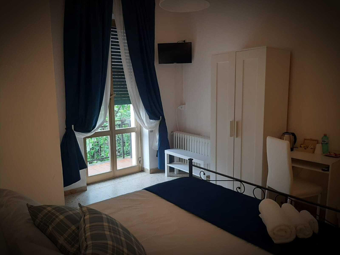 Bedroom 3, Locanda VEVE', Massa Carrara