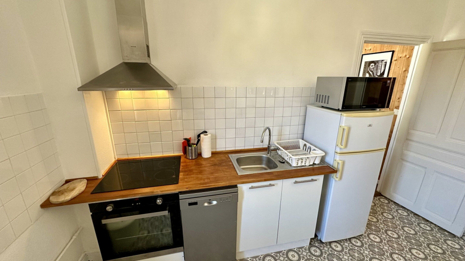 Private kitchen 2, Quiet Corner Near the Mountain Road, Puy-de-Dôme
