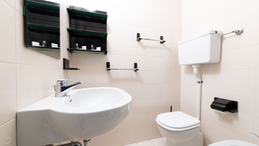Bathroom 3, Italianway - Plagheira 1, Sondrio