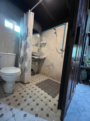 Bathroom, Huan Jaikaew Guesthouse, Muang Chiang Mai