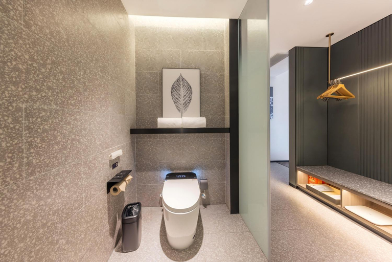 Bathroom 4, Atour S Hotel Ningbo Zhousu Yejing, Ningbo