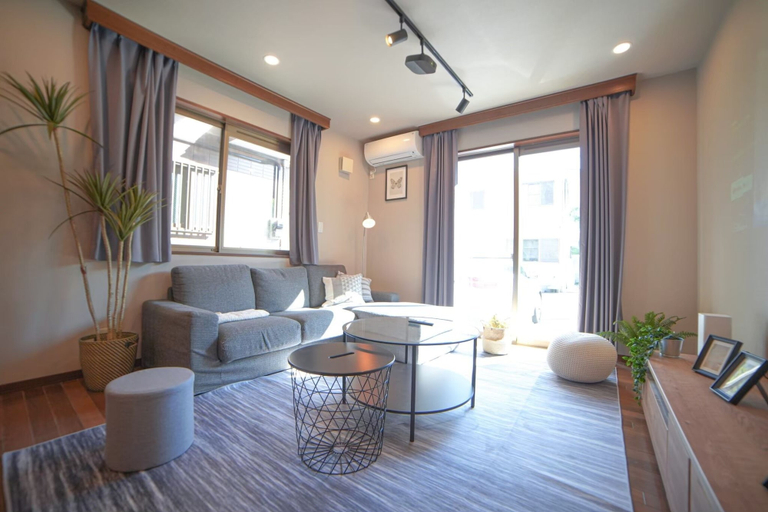 Living room 2, Route 99 Sengokuhara, Hakone