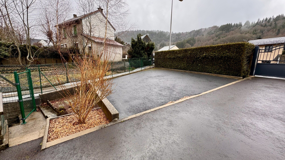 Exterior 2, Stay by the Summit Path, Puy-de-Dôme