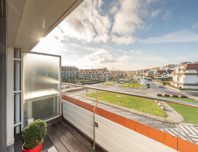 Balcony 5, 3-bedroom Sunny Apartment in Knokke, West-Vlaanderen