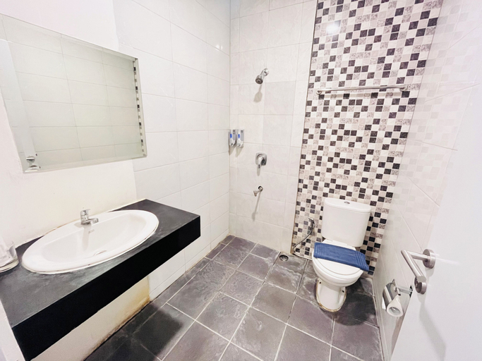 bathroom 7