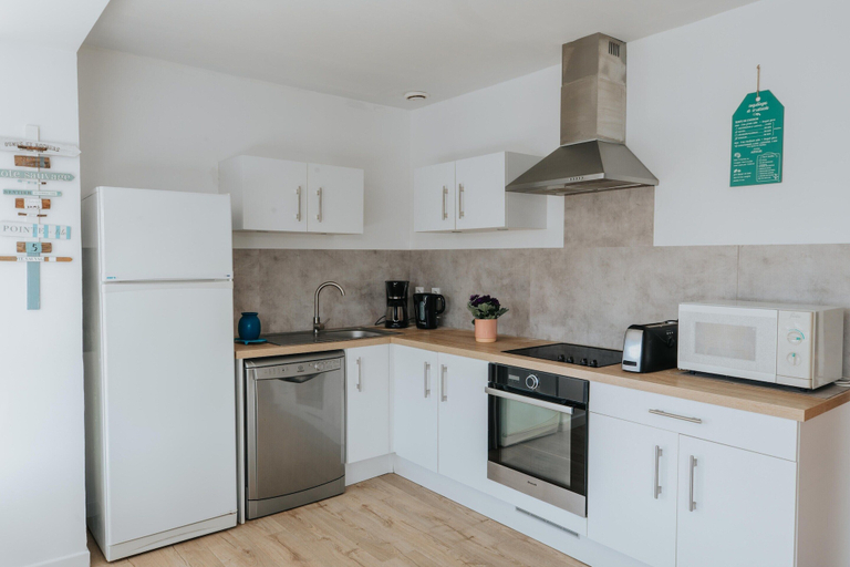 Private kitchen 4, Charming Holiday Home in Porspoder, Finistère