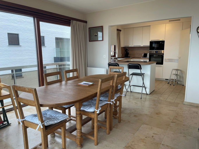 Dining 2, Seaside Apartment by the Zeedijk Promenade, West-Vlaanderen