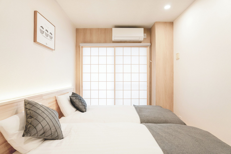 Room 5, b&Kuromon 3, Osaka